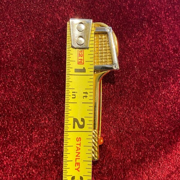 Vintage Tennis Racket Brooch Signed “Le” Gold Tone - Picture 4 of 5